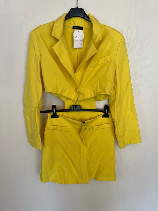 Completo unito Blazer crop e gonna