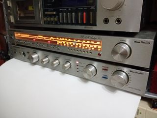 Equipo de música y bafles GRUNDIG extraplanos