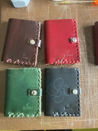 Cartera pequeña artesanal cuero
