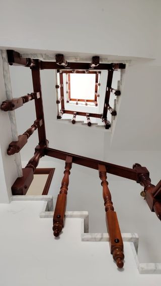 REBAJA 15% BARANDILLA-PASAMANOS MADERA SAPELLY