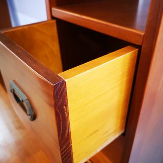 MUEBLE SALON PINO MACIZO R3760073045838