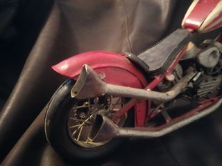 MOTO A ESCALA
