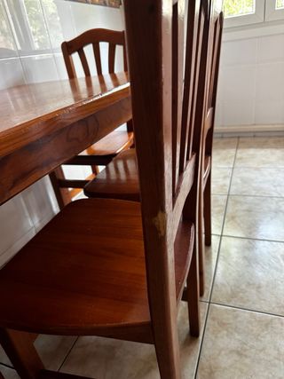 MESA Y 4 Sillas DE MADERA MACIZA
