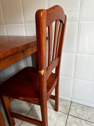 MESA Y 4 Sillas DE MADERA MACIZA