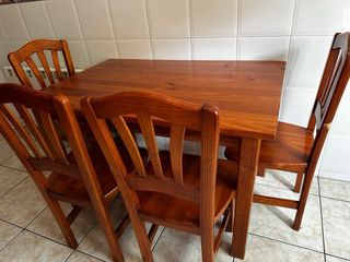 MESA Y 4 Sillas DE MADERA MACIZA