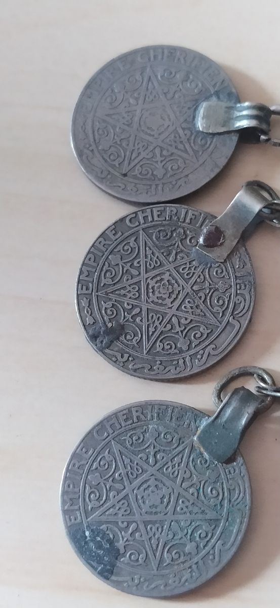 Antiguo colgante talismán bereber