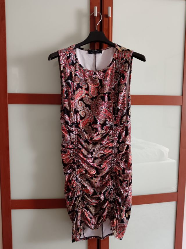 Abito estivo attillato Bershka S/M