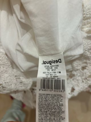 Vestido bordado blanco con cinturon a juego