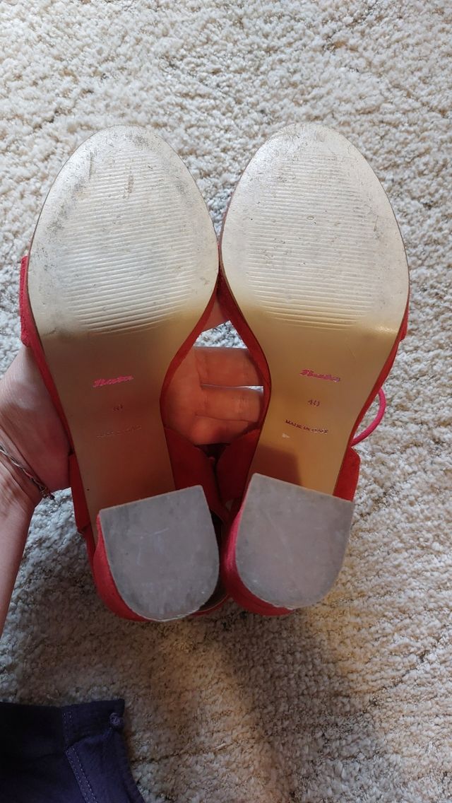 Sandali con tacco rossi Bata