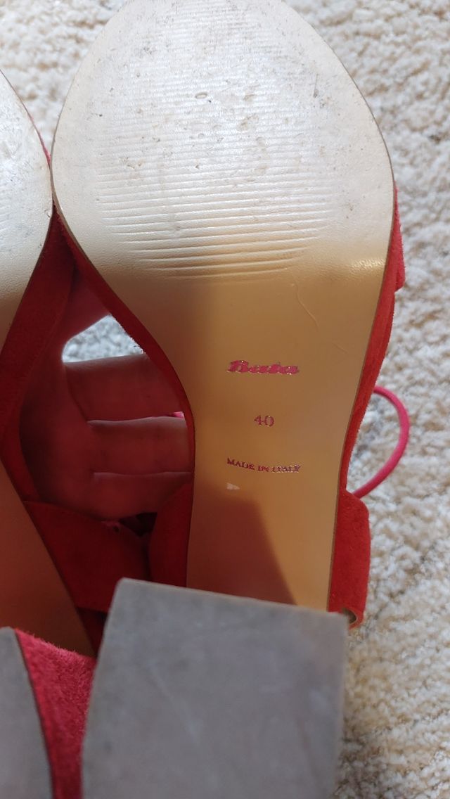 Sandali con tacco rossi Bata