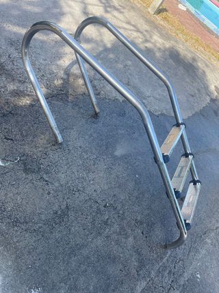 Escalera de inox para piscina