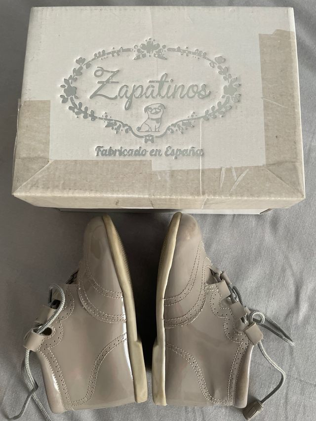 Zapato-botines ingles de charol gris talla 21