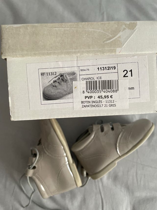 Zapato-botines ingles de charol gris talla 21