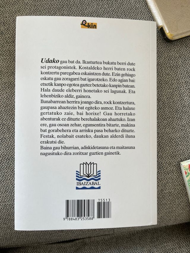 A zer gaupasa libro