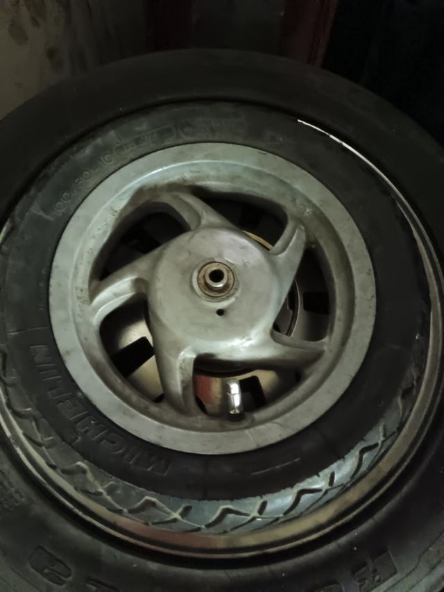 Rueda trasera Piaggio Zip