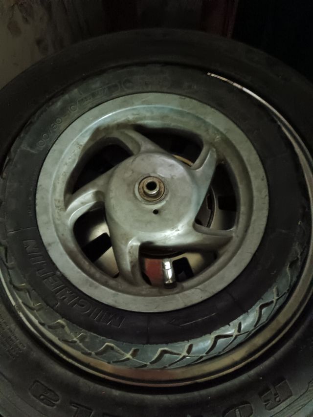 Rueda trasera Piaggio Zip