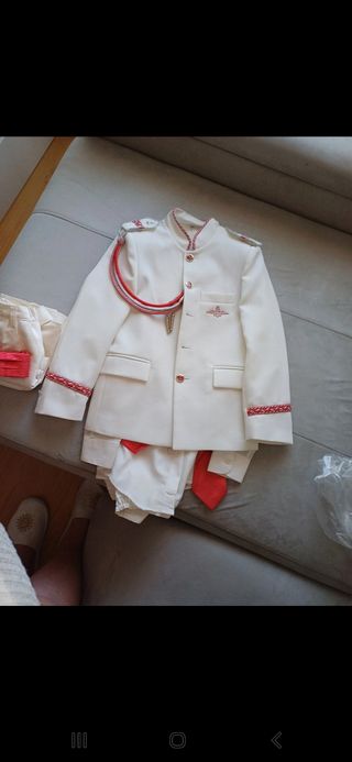 Traje y 2 pares zapatos de comunion