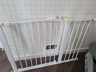 Puerta protección de escaleras
