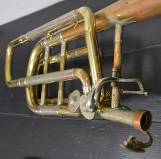 Trombon Bajo Bach Stradivarius 50BLG