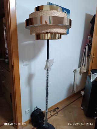 NUEVA Lampara de Pie