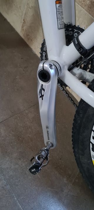 Bicicleta Canondale, rodillo y soporte