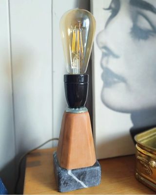 Lampara mesa estilo industrial vintage