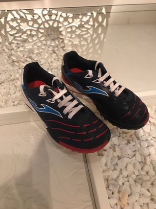 Botas futbol talla 29 y Porteria hinchable