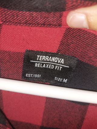 Camisa roja de cuadros