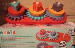 Juguete de engranajes de madera