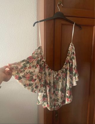 Blusa estampada de pull and bear