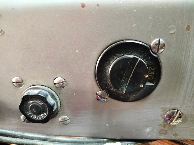 Cargador baterías ITT Marconi retro