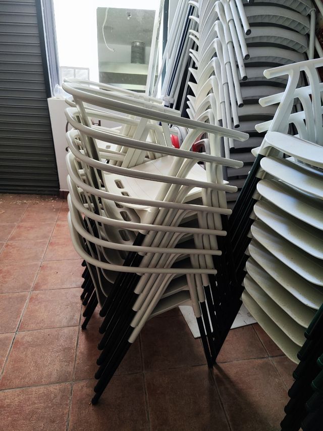 Terraza mesas y sillas 