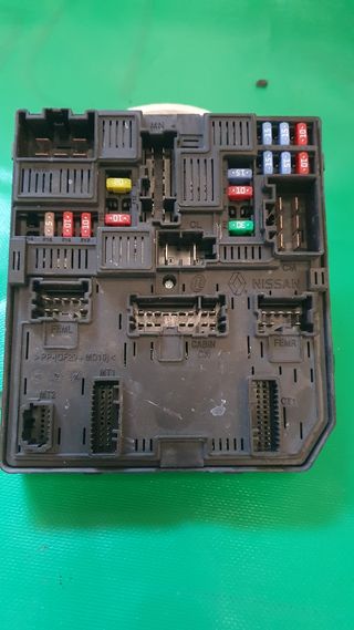 Caja de relé nissan qashqai 