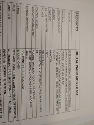 Piano con su banqueta