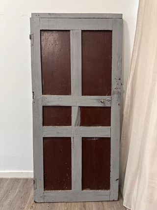 Puerta antigua restaurada