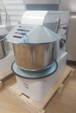 AMASADORA ESPIRAL EVO 16 LITROS MOVIL