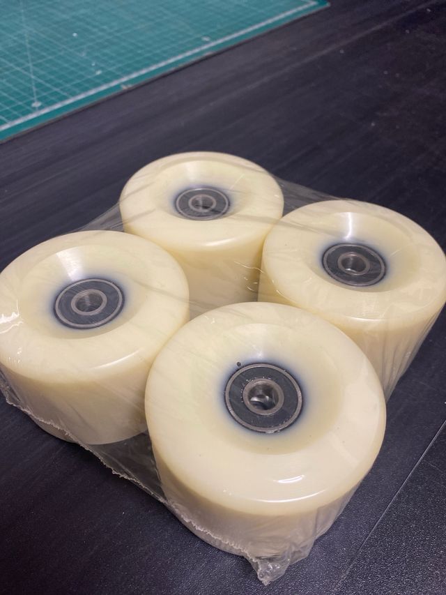 Ruote bianche per surfskate e longboard