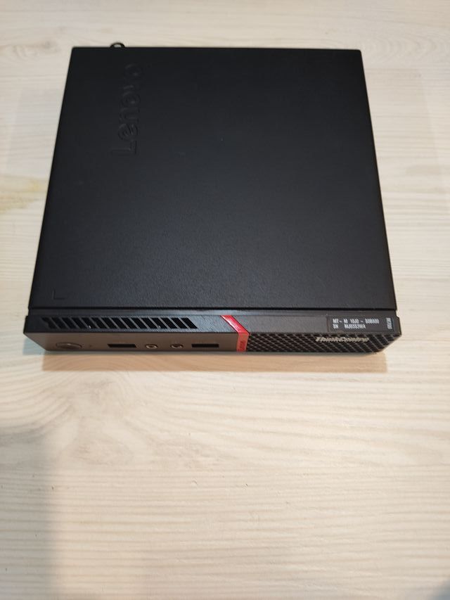 Lenovo Thinkcentre M700