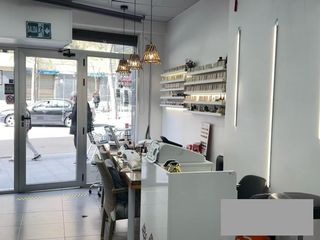 R-7047206 Traspaso Centro de Estética y Uñas