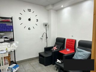 R-7047206 Traspaso Centro de Estética y Uñas