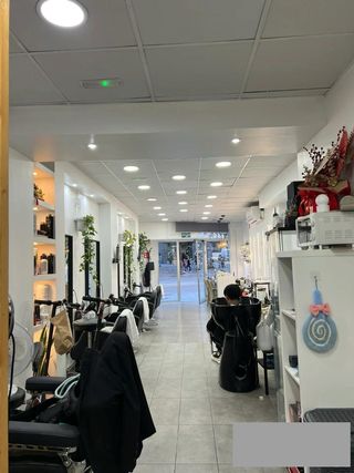 R-7047206 Traspaso Centro de Estética y Uñas