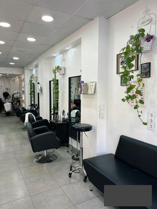 R-7047206 Traspaso Centro de Estética y Uñas