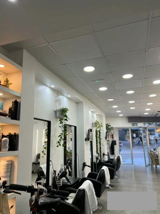 R-7047206 Traspaso Centro de Estética y Uñas