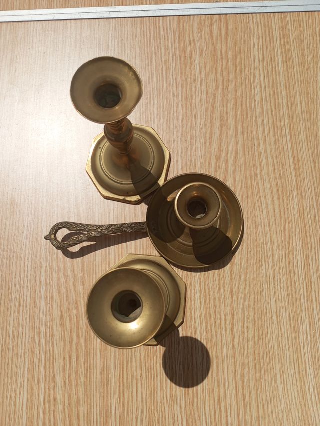 3 candelabros de bronce