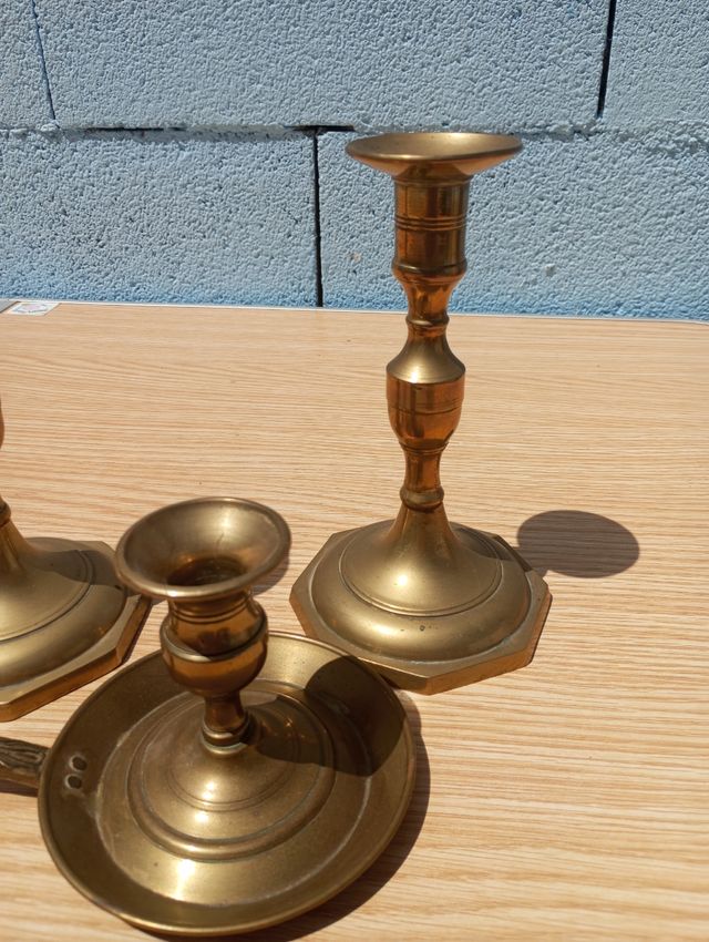 3 candelabros de bronce