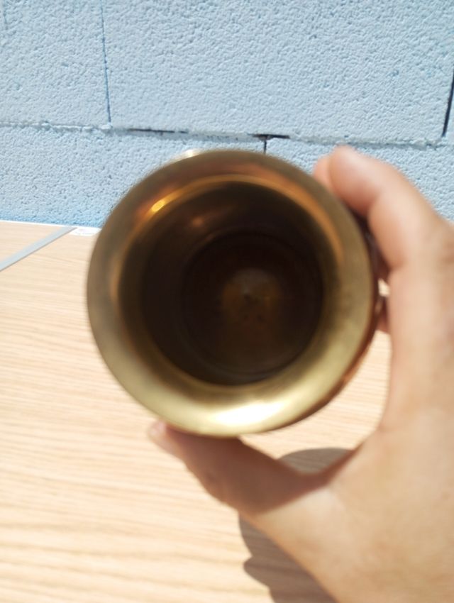 Jarrón de bronce pequeño