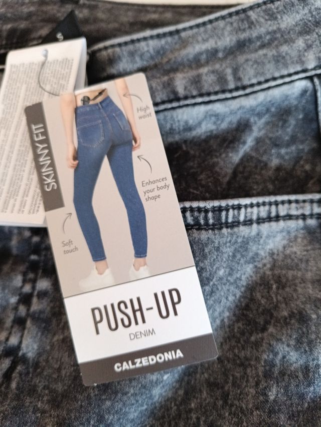 Pantalón push-up Calzedonia negro nuevo