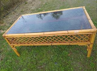 MESAS Y SILLAS DE CAÑA Y MIMBRE