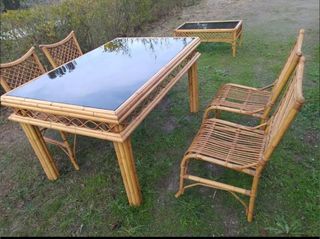 MESAS Y SILLAS DE CAÑA Y MIMBRE