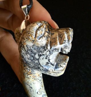 Colgante Jaguar de Piedra Fosil y plata